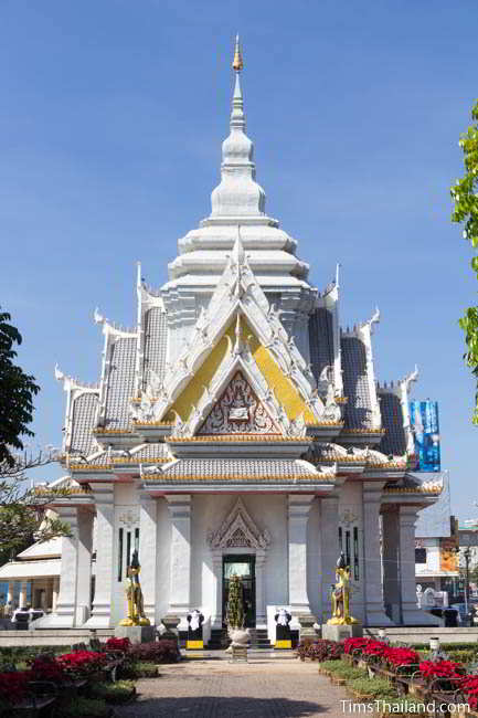 Current Khon Kaen city pillar shrine