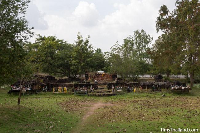 Ku Buamat Khmer ruin