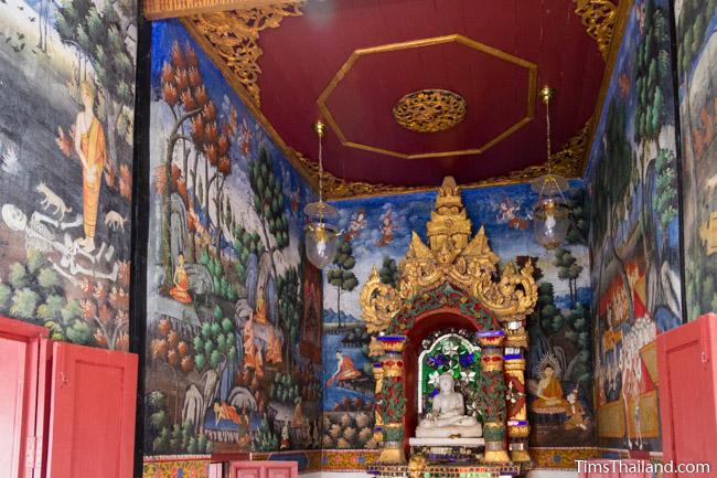 Wat Um Long corpse meditation mural and life of Buddha mural