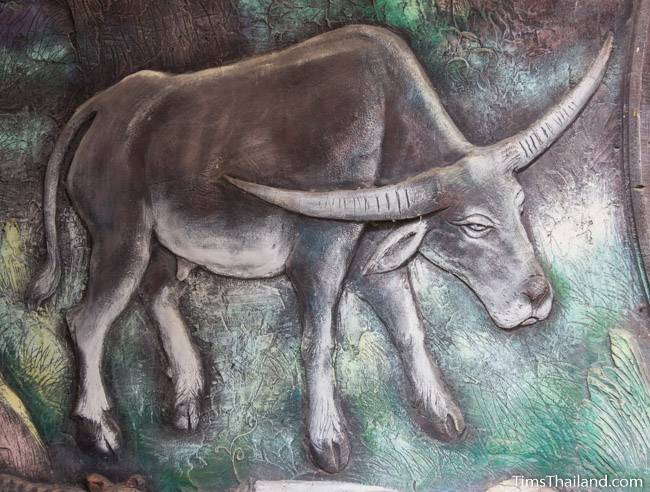 picture of buffalo on Wat Pho Nontan meditation hall