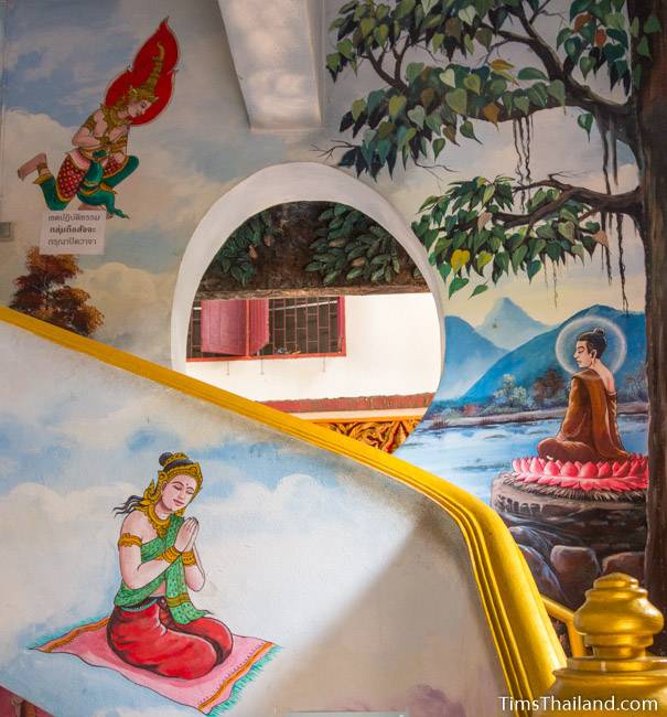 picture of Buddha preaching in heaven on Wat Pho Nontan meditation hall