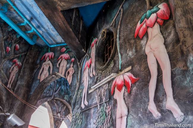 picture of nareephon tree women on Wat Pho Nontan meditation hall