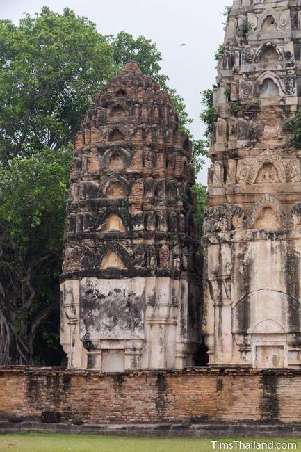 Wat Si Sawai Khmer ruin towers