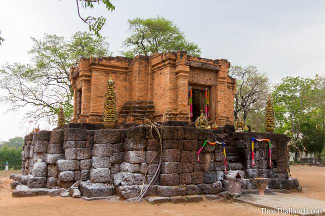 south side of Ku Daeng Khmer ruin