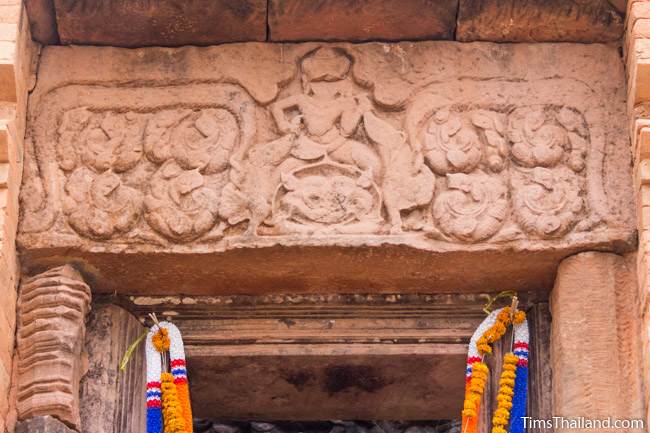 Ku Daeng Khmer ruin south exterior lintel