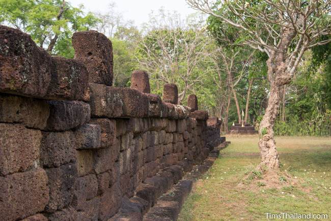 enclosure of Prang Ku Ban Nong Faek Khmer ruin