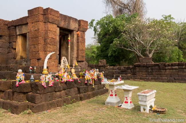 main sanctuary of Prang Ku Ban Nong Faek Khmer ruin