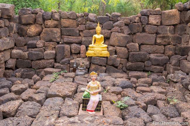 Buddha and goddess statues inside Ku Ban Nong Ranya Khmer ruin