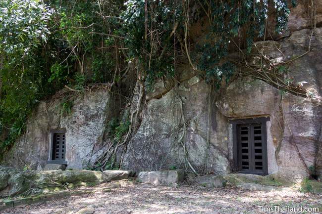 both Kao Kuha Caves