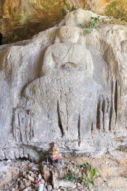 Buddha carving at Tham Sam cave