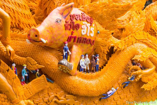 scene of the Tham Luang cave rescue on a Khao Phansa candle parade float