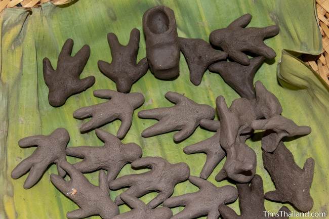 clay figurines for Boon Berk Bahn