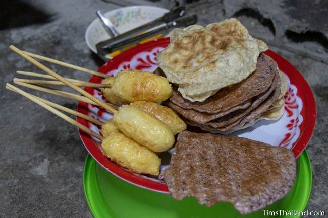 plate with khao jee and khao griap at Boon Berk Bahn