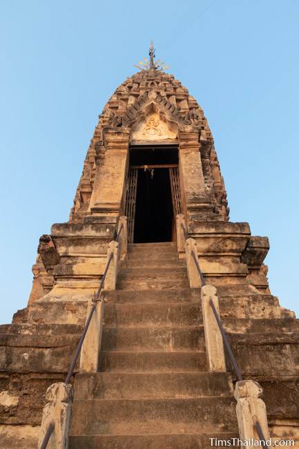 view of stairs on the prang