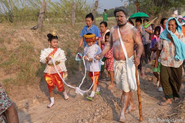 Chuchok with kids