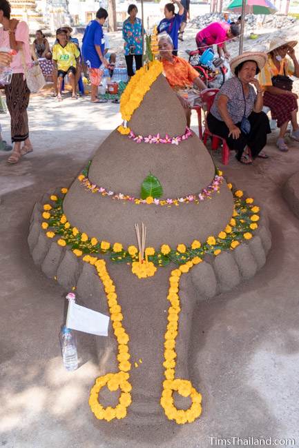 finished sand stupa