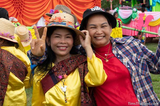 woman in traditional Thai clothes