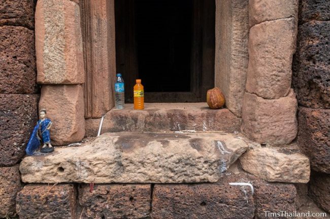 offerings on steps of main sanctuary doorway