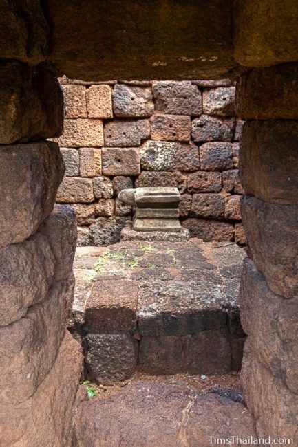 pedestal in bannalai with view of platform