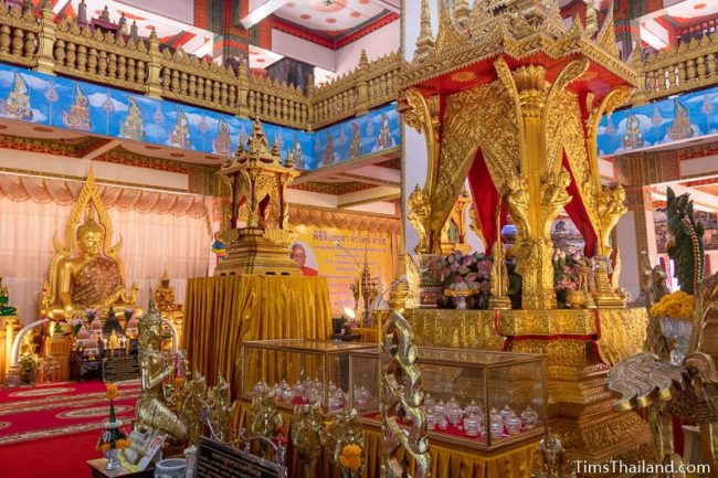 Buddha relic chamber and a Buddha image