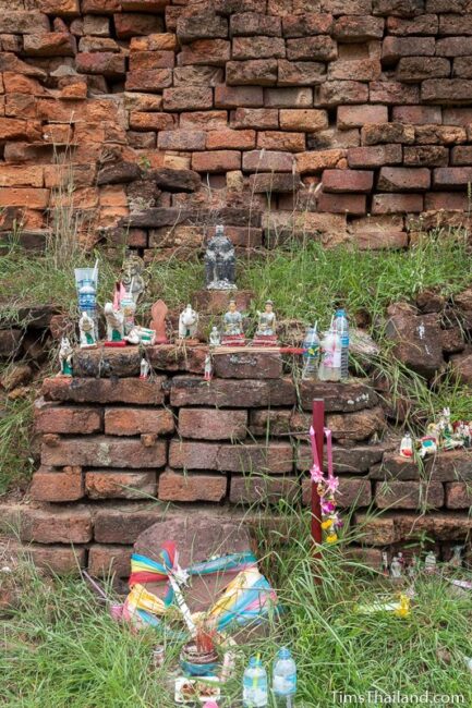 offerings in front of the stupa