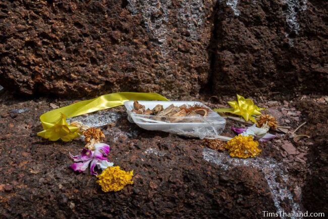 flowers and betel set offering