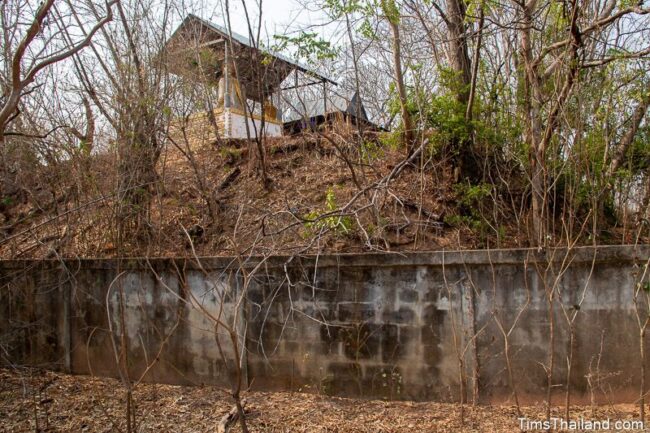 wall around the mound